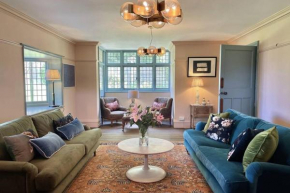 Large coastal home on the beach - Oldestairs Road